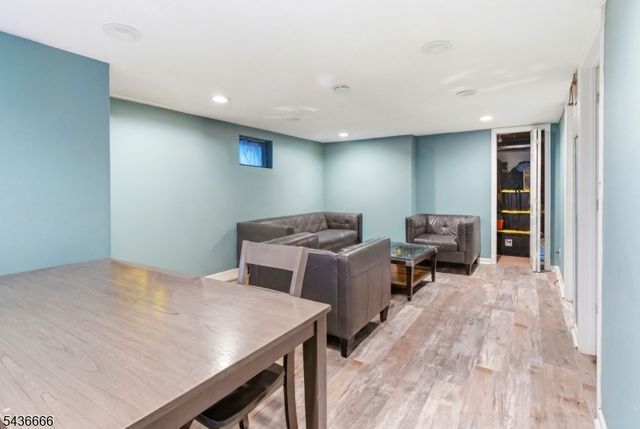 246 E 2Nd Ave, Roselle Boro, NJ 07203