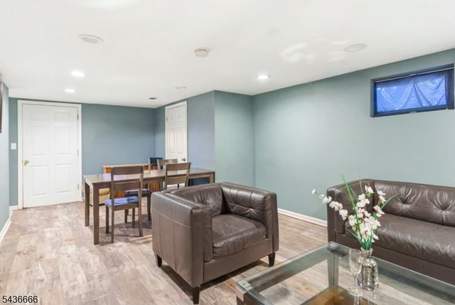 246 E 2Nd Ave, Roselle Boro, NJ 07203