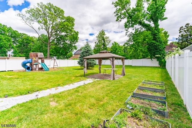 246 E 2Nd Ave, Roselle Boro, NJ 07203