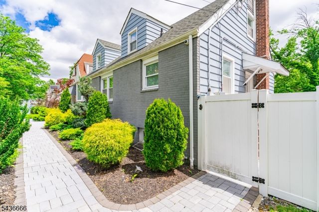 246 E 2Nd Ave, Roselle Boro, NJ 07203