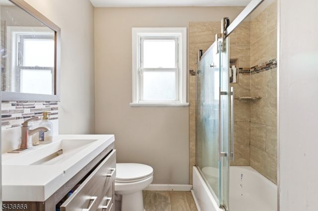 246 E 2Nd Ave, Roselle Boro, NJ 07203