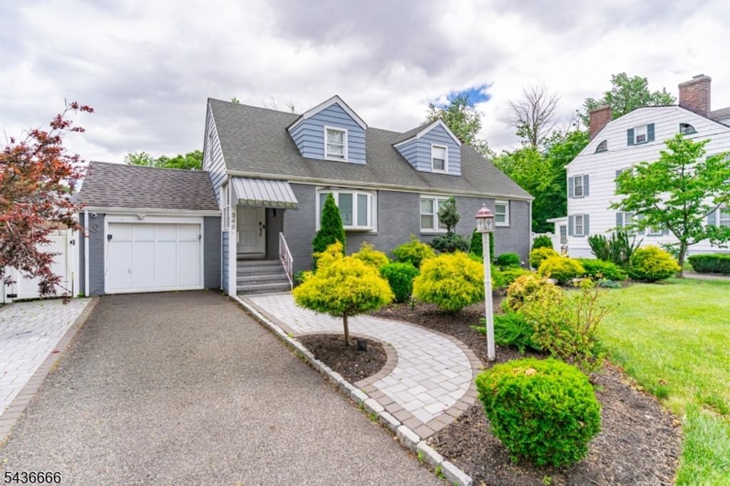 246 E 2Nd Ave, Roselle Boro, NJ 07203
