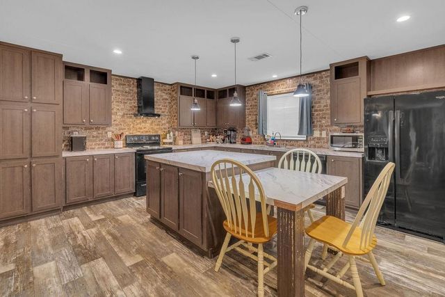 275 County Road 5132, Cleveland, TX 77327