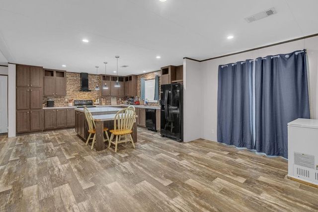 275 County Road 5132, Cleveland, TX 77327