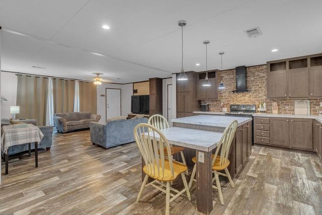 275 County Road 5132, Cleveland, TX 77327