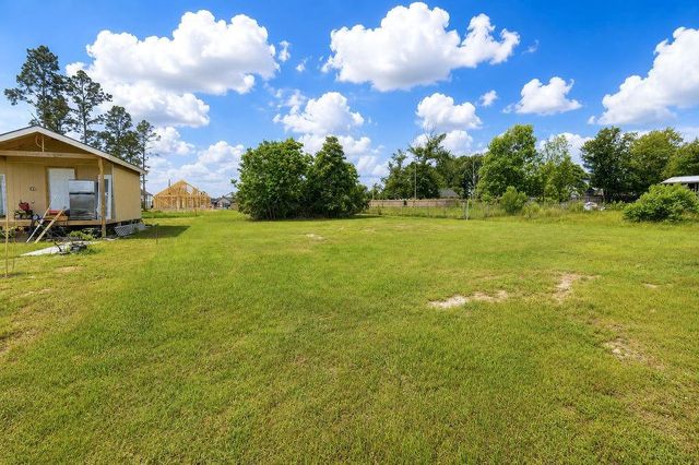 275 County Road 5132, Cleveland, TX 77327