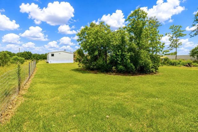 275 County Road 5132, Cleveland, TX 77327
