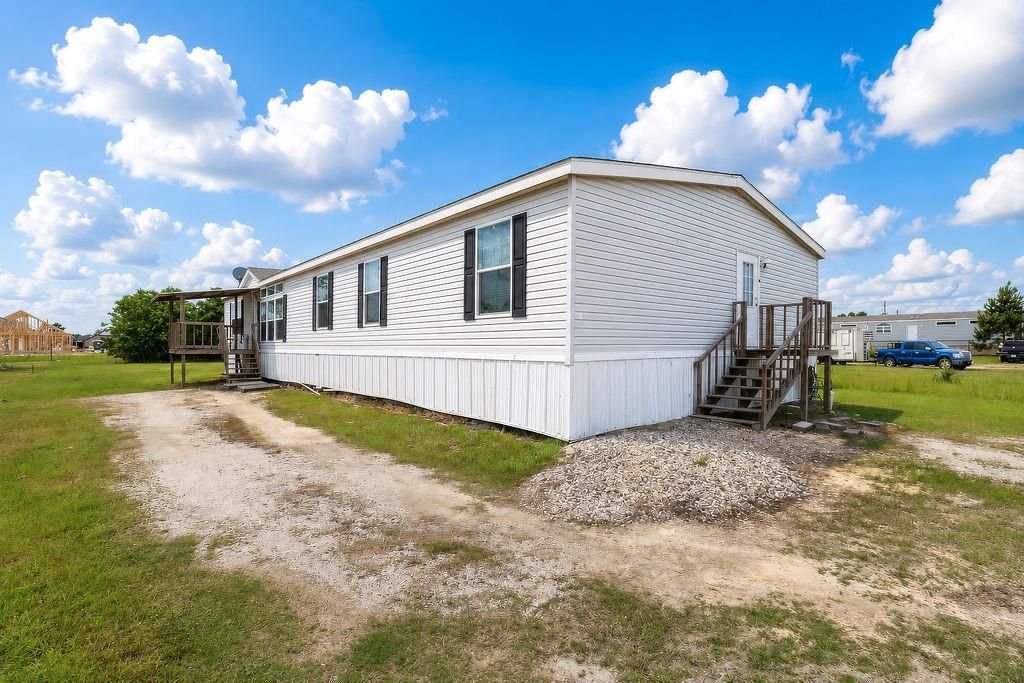 275 County Road 5132, Cleveland, TX 77327