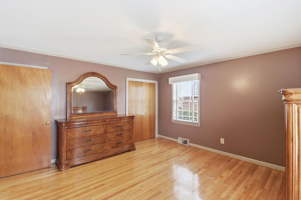 Image 27 of property listing at 319 E Hampton Street, Elloree, SC 29047