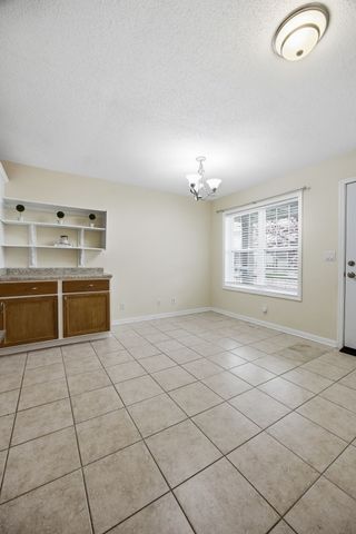 3250 Sunburst Avenue, Marion, IA 52302