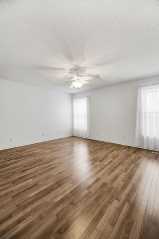 3250 Sunburst Avenue, Marion, IA 52302