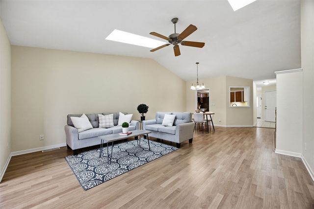 3250 Sunburst Avenue, Marion, IA 52302