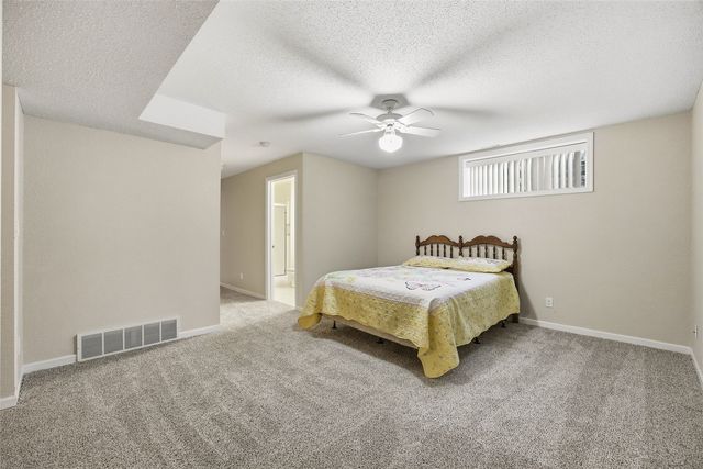 3250 Sunburst Avenue, Marion, IA 52302