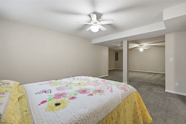 3250 Sunburst Avenue, Marion, IA 52302