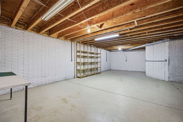 3250 Sunburst Avenue, Marion, IA 52302