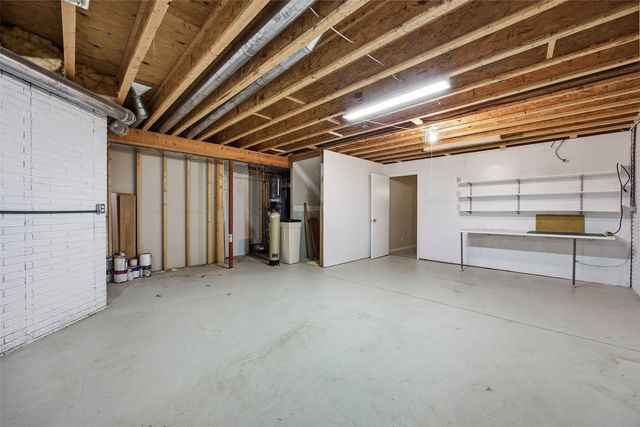 3250 Sunburst Avenue, Marion, IA 52302