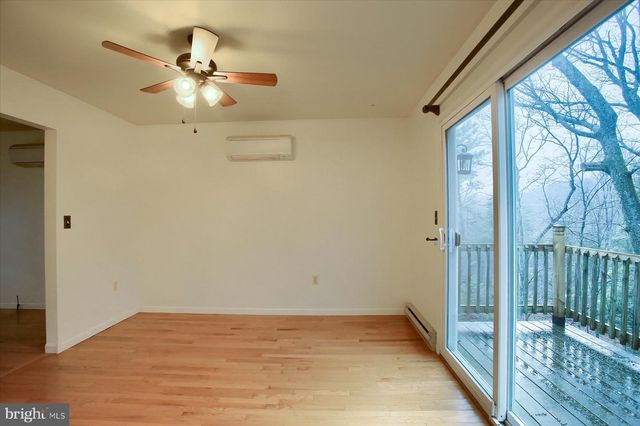 230 WOODRIDGE CIR, Shermans Dale, PA 17090