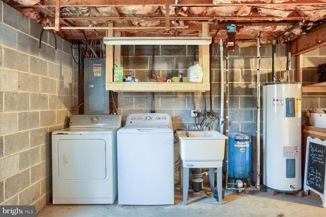 230 WOODRIDGE CIR, Shermans Dale, PA 17090