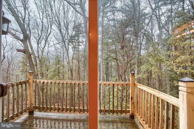 230 WOODRIDGE CIR, Shermans Dale, PA 17090