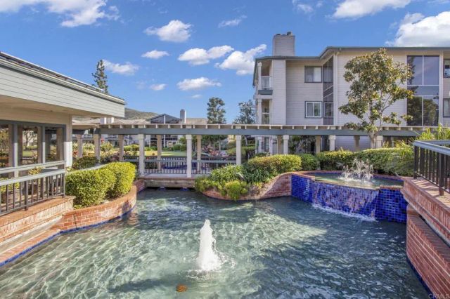 1560 Circa Del Lago D201, San Marcos, CA 92078