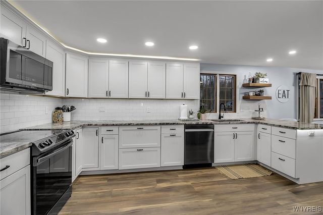 6662 Sheetram Road, Pendleton, NY 14094