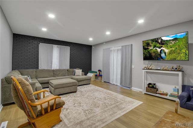 6662 Sheetram Road, Pendleton, NY 14094