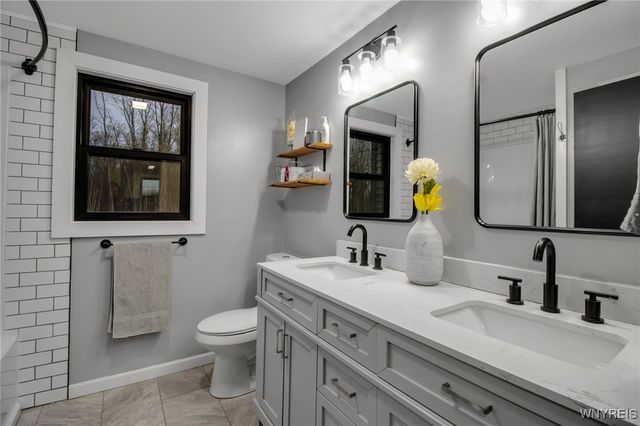 6662 Sheetram Road, Pendleton, NY 14094