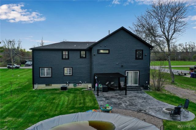 6662 Sheetram Road, Pendleton, NY 14094