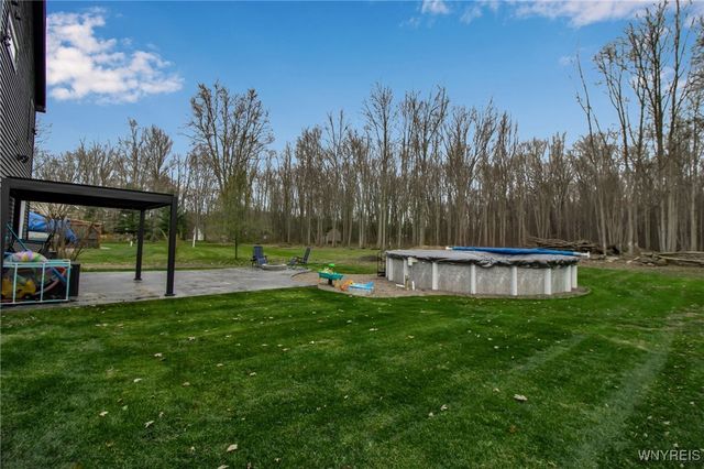 6662 Sheetram Road, Pendleton, NY 14094