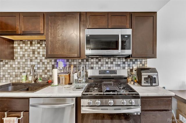 238 Falkirk Court, Kalamazoo, MI 49006