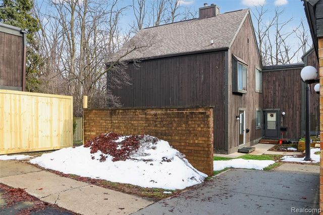 238 Falkirk Court, Kalamazoo, MI 49006