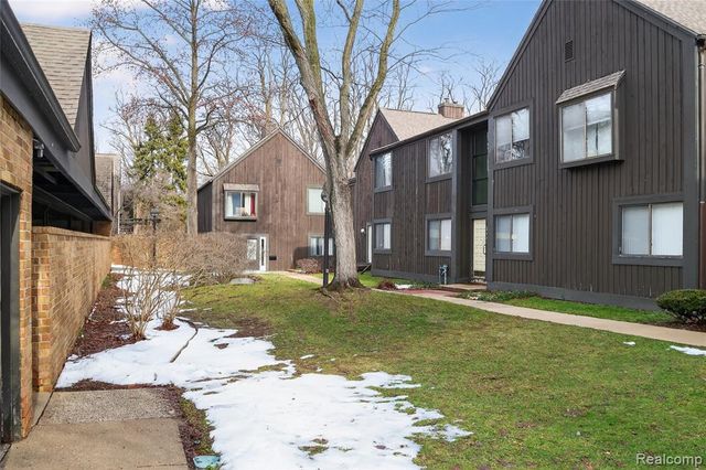 238 Falkirk Court, Kalamazoo, MI 49006