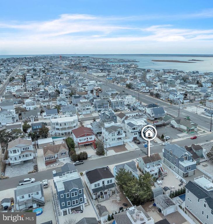 7 E 19TH ST, Long Beach Township, NJ 08008
