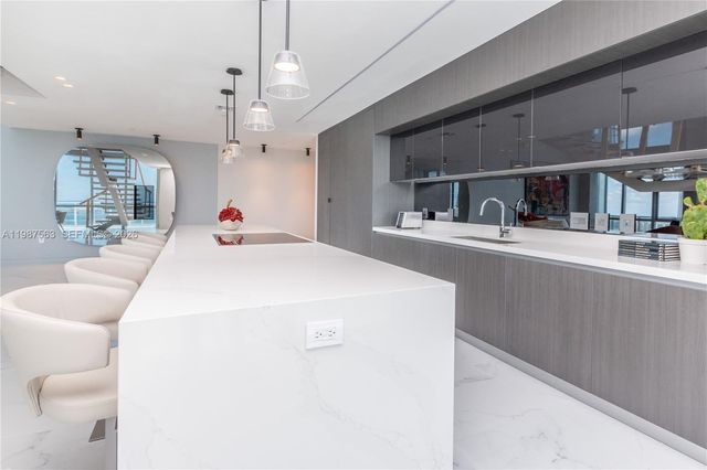 851 NE 1st Avenue PH 4611, Miami, FL 33132