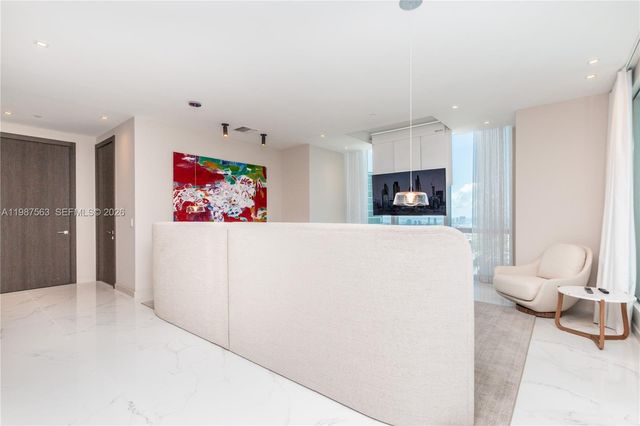 851 NE 1st Avenue PH 4611, Miami, FL 33132
