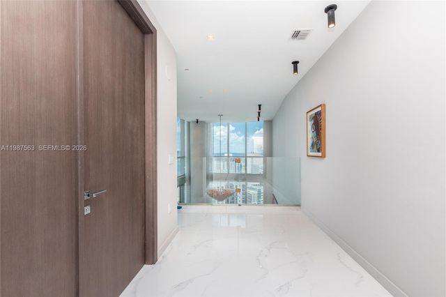 851 NE 1st Avenue PH 4611, Miami, FL 33132