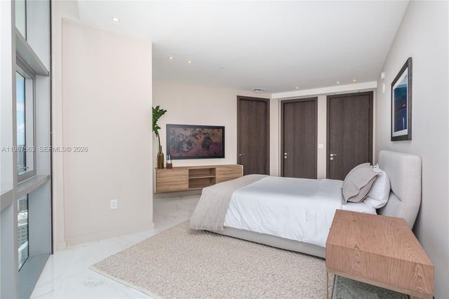 851 NE 1st Avenue PH 4611, Miami, FL 33132