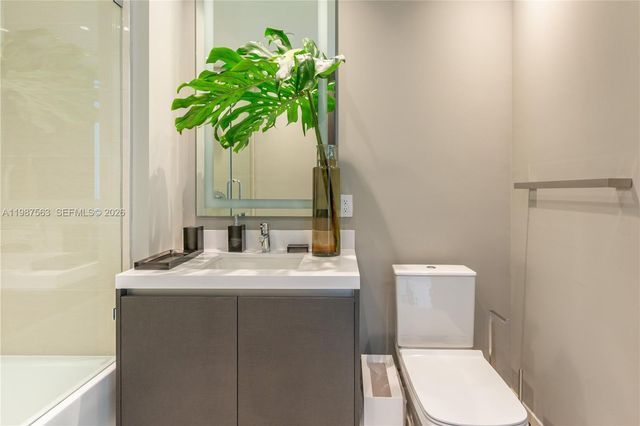 851 NE 1st Avenue PH 4611, Miami, FL 33132