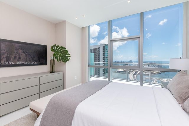 851 NE 1st Avenue PH 4611, Miami, FL 33132