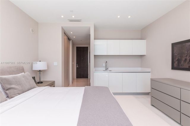 851 NE 1st Avenue PH 4611, Miami, FL 33132