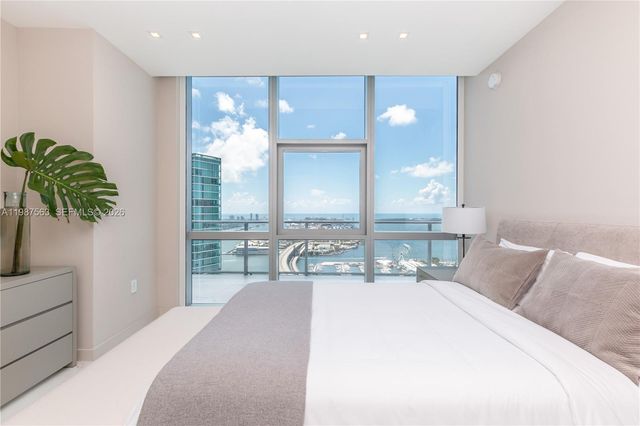 851 NE 1st Avenue PH 4611, Miami, FL 33132