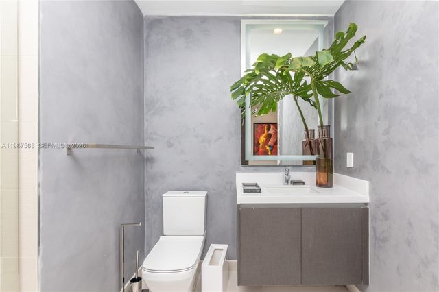 851 NE 1st Avenue PH 4611, Miami, FL 33132