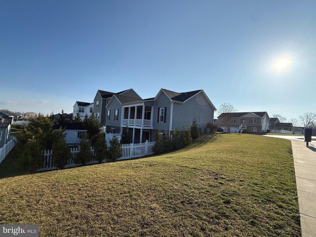 210 AYLESBURY LN, Martinsburg, WV 25403