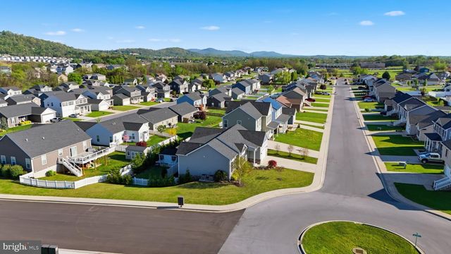 210 AYLESBURY LN, Martinsburg, WV 25403
