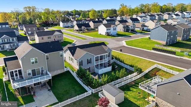 210 AYLESBURY LN, Martinsburg, WV 25403