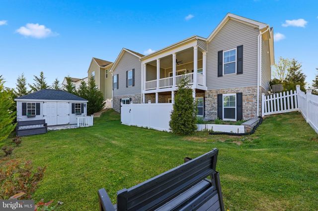 210 AYLESBURY LN, Martinsburg, WV 25403