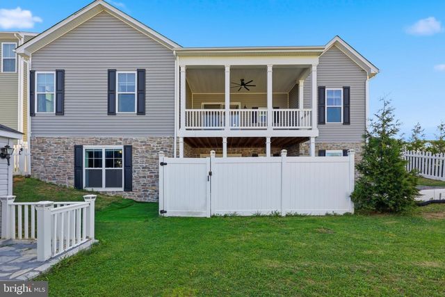 210 AYLESBURY LN, Martinsburg, WV 25403