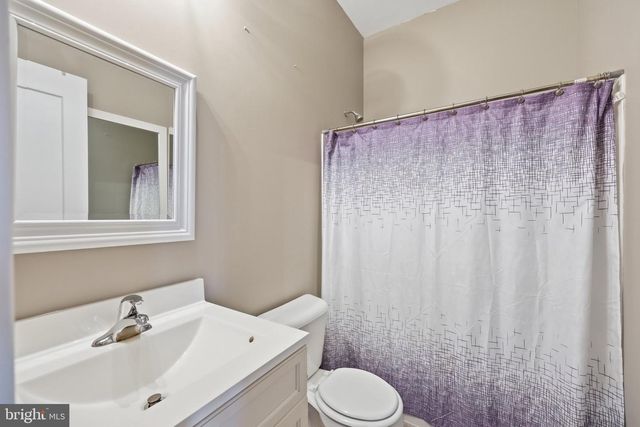 210 AYLESBURY LN, Martinsburg, WV 25403