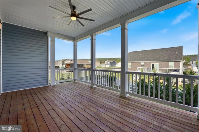 210 AYLESBURY LN, Martinsburg, WV 25403