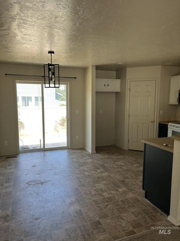 11223 W Silver River Loop, Nampa, ID 83686